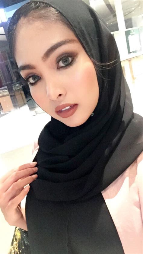 Pin By Sahenshah On Hijabist Hijab Fashionista Turkish Women
