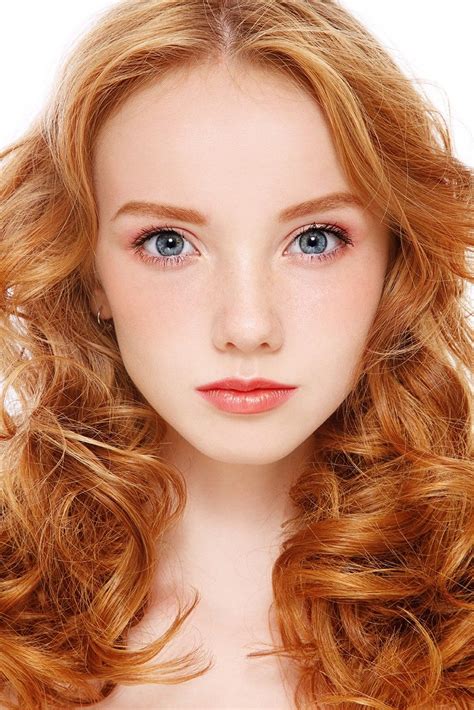 Pin By M On Ginger Beauties Natural Dark Red Hair Beautiful Red Hair Red Haired Beauty