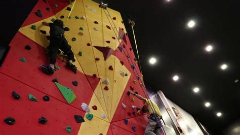 Indoor Climbing Gyms หนูหน่อย Youtube
