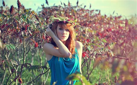 Red Haired Girl Tree Wreath Walk Wallpaper Coolwallpapers Me