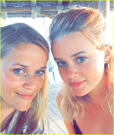 Reese Witherspoon And Daughter Ava Look Like Twins In New Pic Photo 3701911 Ava Phillippe