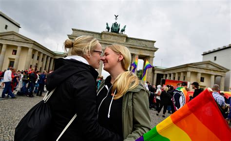 Euphoric Scenes As Germany Legalises Same Sex Marriage Mashable