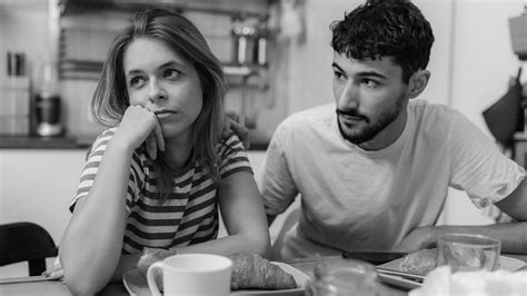 12 Behaviors That Show A Woman Has Lost Interest In A Relationship