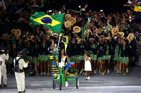 A primeira participação do brasil nos jogos olímpicos foi em 1920 na qual antuérpia, na bélgica foi sede. CSB Olimpíadas Rio 2016 - Um Brasil protagonista aos olhos ...