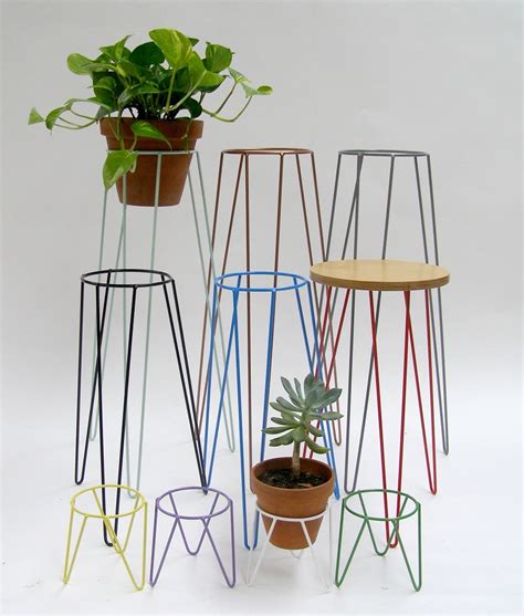Wire Plant Stand | Metal plant stand, Plant stand indoor, Modern plant