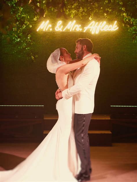 Jennifer Lopez And Ben Affleck Wedding Photos See Them All