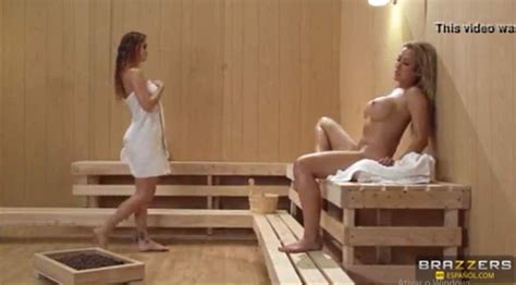 Loiras gostosas transando em Sauna Lésbica Videomaníaco Sexo