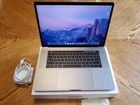 Macbook Pro 2017 With Touch Bar 15 I7 Gray 512gb 16gb