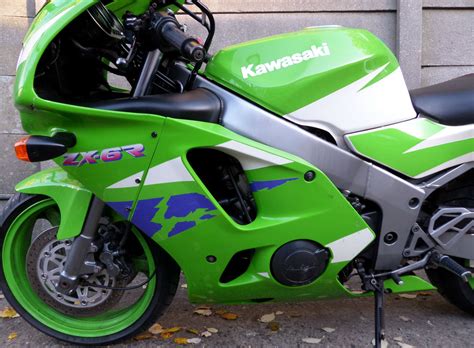 It was introduced in 1995, and has been constantly updated throughout the years in response to new products from honda, suzuki, and yamaha. 1996 Kawasaki ZX6 R F2 Ninja Green 600 cc Supersport