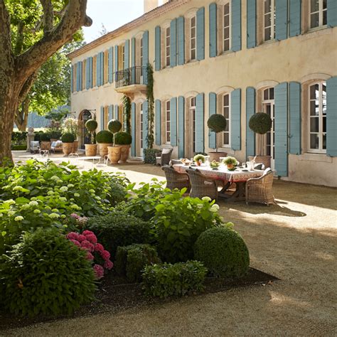 Wander Through These 20 Romantic French Style Home Gardens French