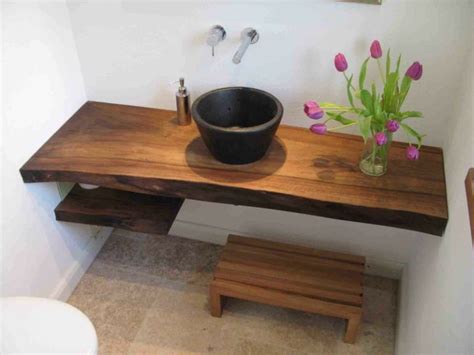 Schlagen sie kleine nägel überkreuzend neben dem kabel in die wand, dann verschließen sie den schlitz mit gips. Waschtisch selber bauen - ausführliche Anleitung und ...