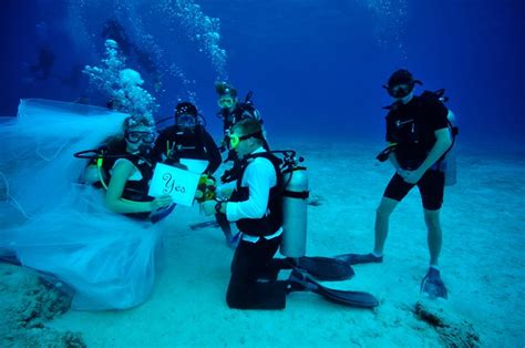 Heres How You Do An Underwater Wedding In Bali