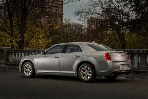 2016 Chrysler 300 Review Carsdirect