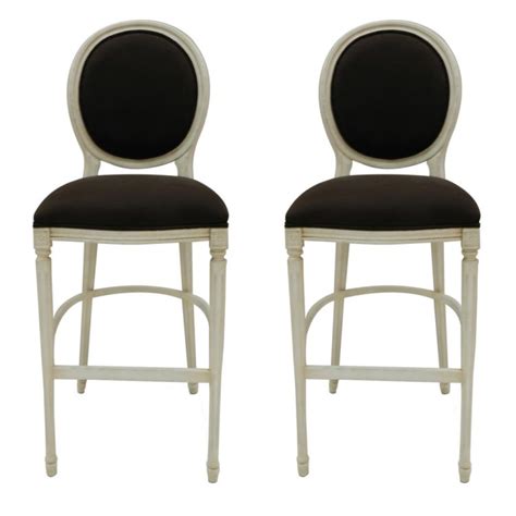 Hang Out Stylishly And Sitting Comfortably On Upholstered Bar Stool