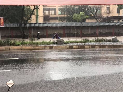 Jun 01, 2021 · 台中管線更換工程漏水 自來水淹路面. 桃園降豪雨 龜山多處路段水淹成河 - 生活 - 自由時報電子報