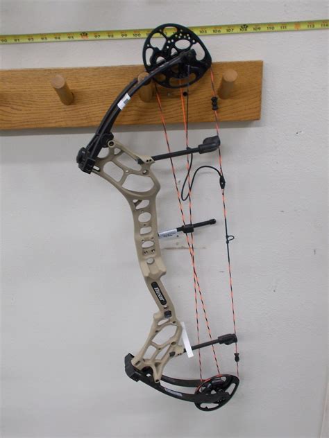 Inspection Of A Compound Bow Riser