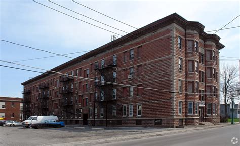 Frontier Apartments Rentals In Watertown At 232 W Main St Watertown Ny