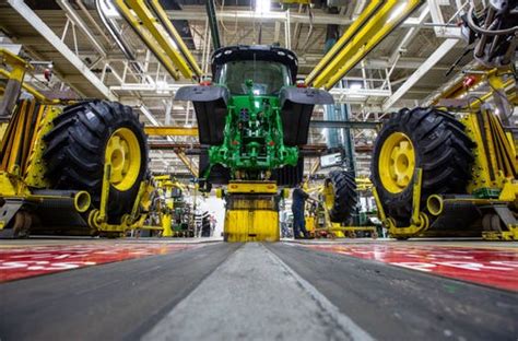 Iowa Farmers John Deere Both Power Through Ag Industry Downturn