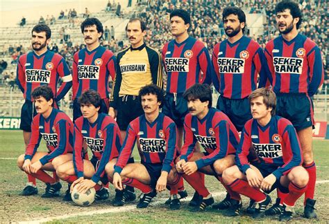 Zonguldak kömürspor 2019/2020 fikstürü, iddaa, maç sonuçları, maç istatistikleri, futbolcu kadrosu, haberleri, transfer haberleri. Ayaktakiler Oturanlar | Zonguldakspor 1984-1985