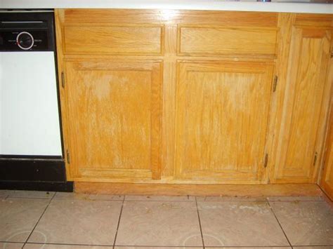 This kitchen cabinet door cleaner is also the only one we recommend to prep surfaces before using rejuvenate cabinet & furniture restorer and the only. How to refresh the finish of kitchen cabinets ...