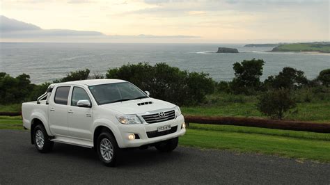 Driving Notes The Toyota Hilux Sr5 Chasing Cars