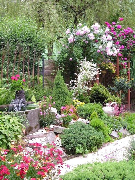 20 Stunning Small Flower Gardens And Plants Ideas For Your Front Yard