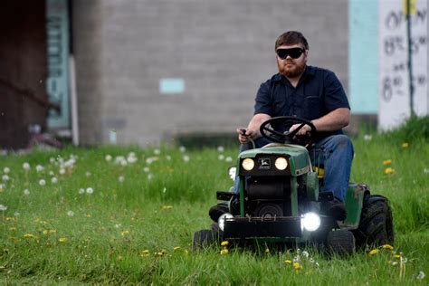 Detroit Contest Dares People To Try Blindfolded Mowing Fox News