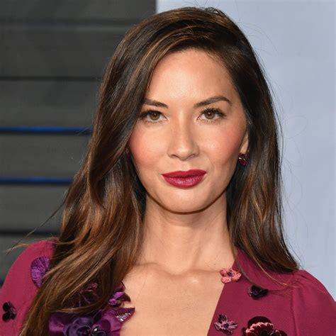 Olivia Munn Joins Hollywoods New Perm Club In 2021 Permed Hairstyles