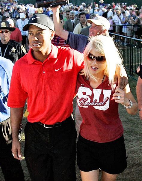 It S Official Tiger Woods And His Wife Elin Nordegren Divorce