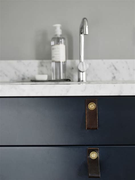 Go classic with this traditional satin nickel pull. Ideas To Decorate Scandinavian Kitchen Design