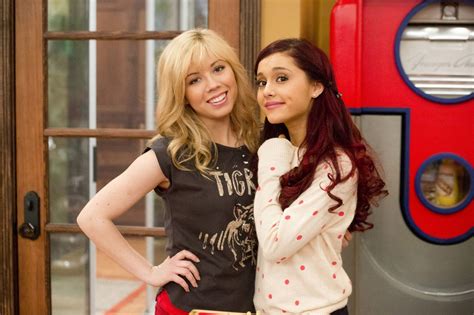 Nickalive Nickelodeons Sam And Cat Unites Iconic Laverne And Shirley