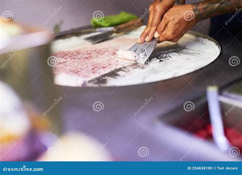 Tus Papilas Gustativas Son Para Sorpresa. Un Vendedor De Alimentos No