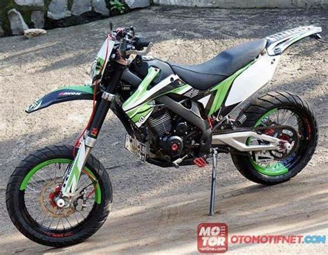 Di jual viar cross x 250 cc full modifikasi vzr youtube via youtube.com. Gambar Motor Klx Kartun Keren | Jaxelrod