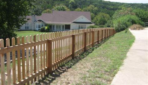 4 Foot Tall Cedar Picket Fence Cedar Fence Pickets Backyard Fences