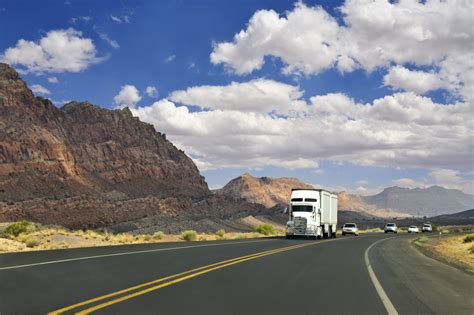 7 Safety Tips When Sharing The Road With Large Trucks