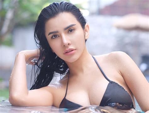Seksinya Maria Vania Pakai Bikini Hitam Di Thailand Netizen Gak