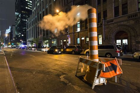 Why Steam Rises From The New York City Pavement Bloomberg