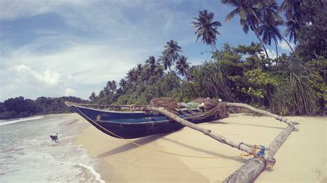 De stranden van sri lanka behoren tot de meest mooie en ongerepte stranden ter wereld. Talalla Beach Sri Lanka - Yoga Gypsy