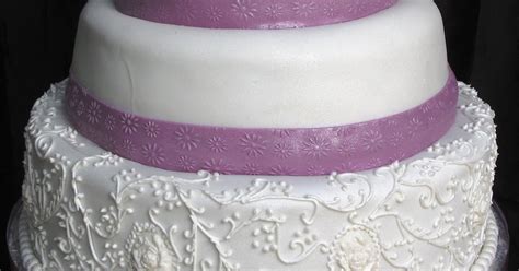 Sugarcraft By Soni Three Tier Wedding Cake A Lily With Purple Roses