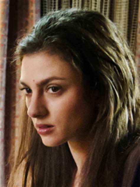 She is a stage and screen actor, with roles in national as well as international productions. Laura de Boer - FILMSTARTS.de
