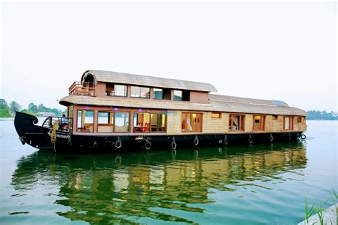 4 Bedroom Ultra Luxury Houseboat Alleppey Houseboat Club