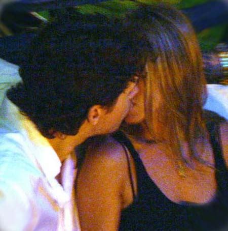 Jennifer Aniston And John Mayer Kiss CelebMafia