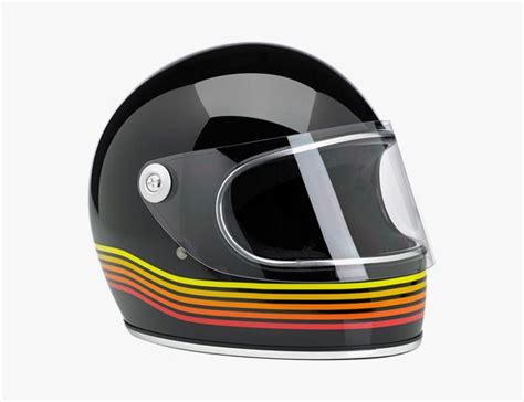 Obscure helmet maker tachibana out of japan makes great looking full face lids based on the vintage bell star and after a few weeks of research, i'm here to tell you they might just be your best bet. 9 Best Vintage Style Motorcycle Helmets - Gear Patrol
