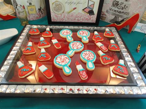 Is great when you want to make the cookies all one color, without. Royal Icing without Meringue Powder - Liz Bushong