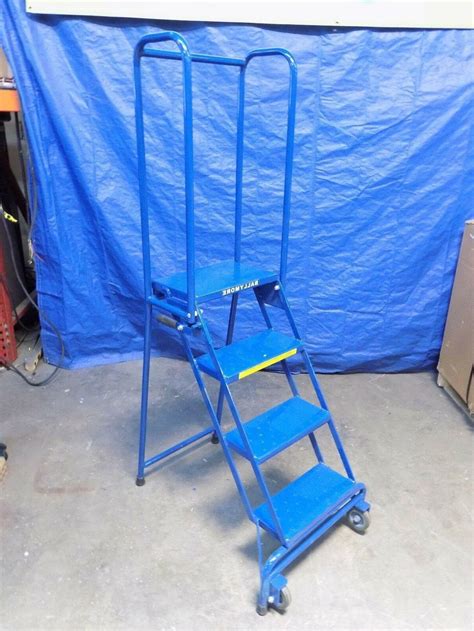 Ballymore Lock N Stock Portable Rolling Safety Ladder 4 Step 300