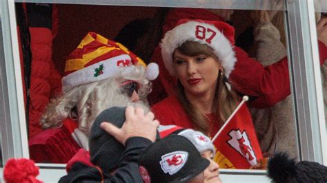 Taylor Swift Shares Christmas With Travis Kelce As She Attends Chiefs Game In Kansas City True