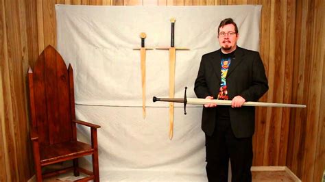 One Handed Swords Vs Two Handed Swords Youtube