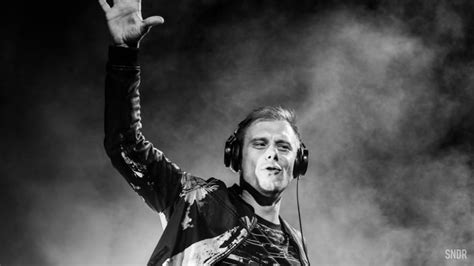 Armin Van Buuren Shares 950 Track Playlist Of The Top A State Of Trance