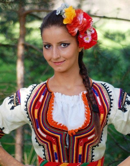 sibir bg Тема КРАСОТАТА НА БЪЛГАРКАТА european womens fashion folk costume bulgarian women