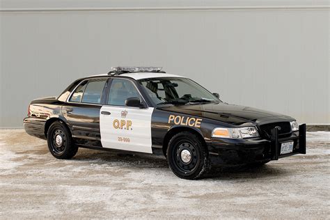Black And White Police Vehicle Wikipedia